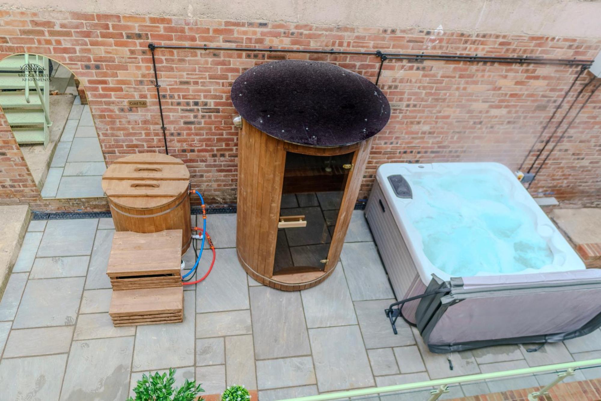 Magistrates Penthouse Suite - Town Centre Apartments With Spa Morpeth Eksteriør billede