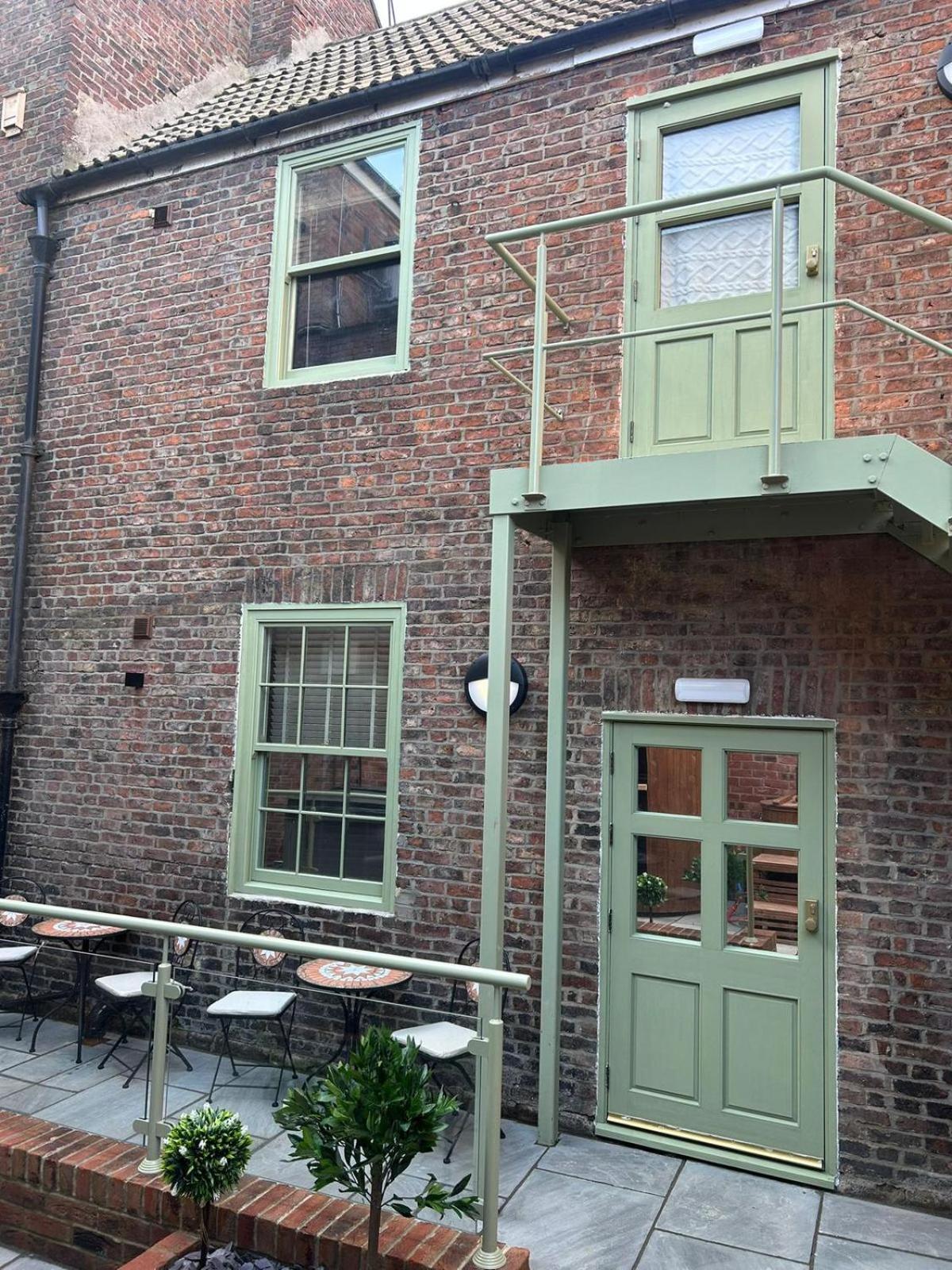 Magistrates Penthouse Suite - Town Centre Apartments With Spa Morpeth Eksteriør billede